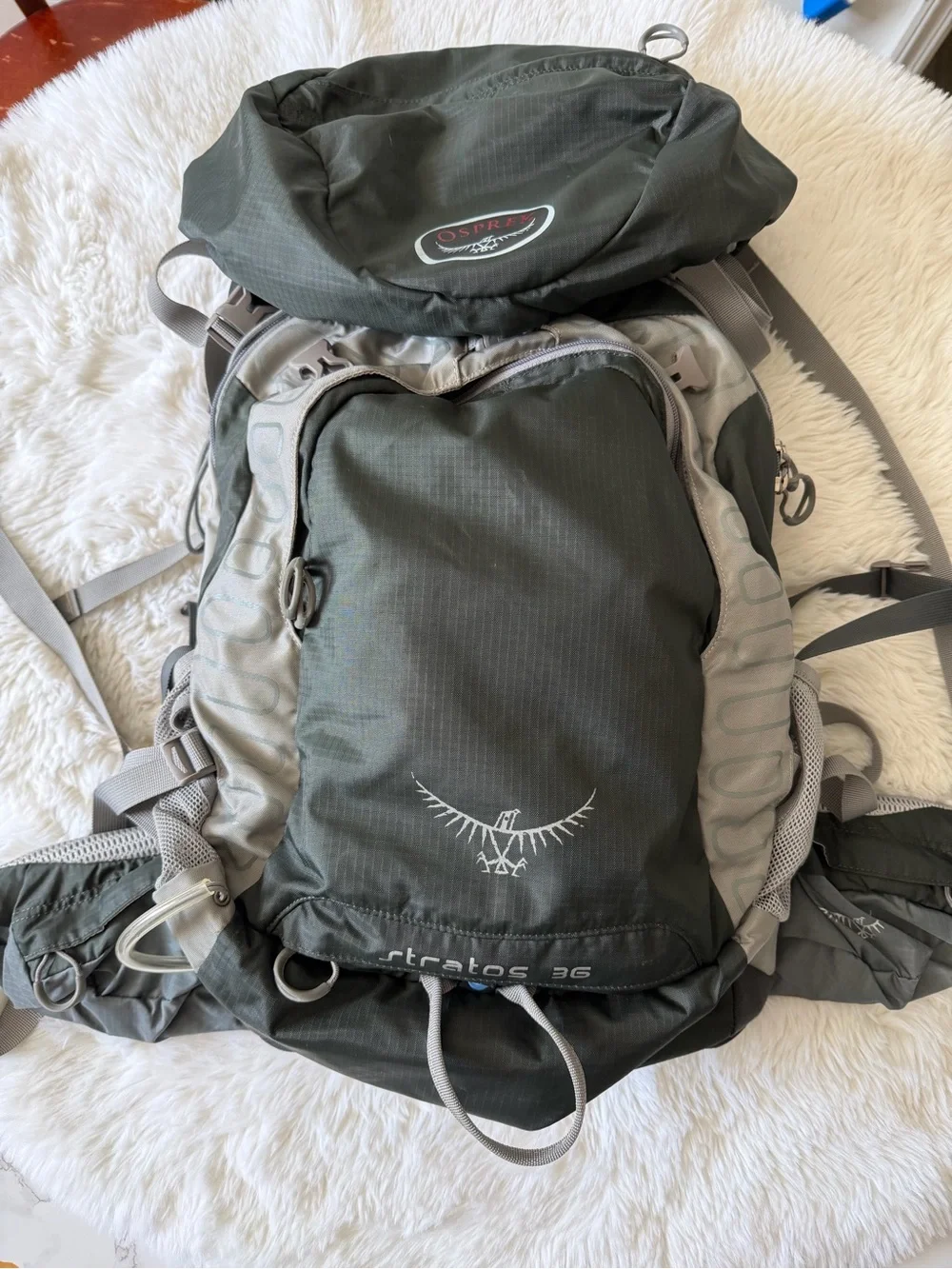 OSPREY Stratos 36 Men's Dark Green and Light Gray Backpack